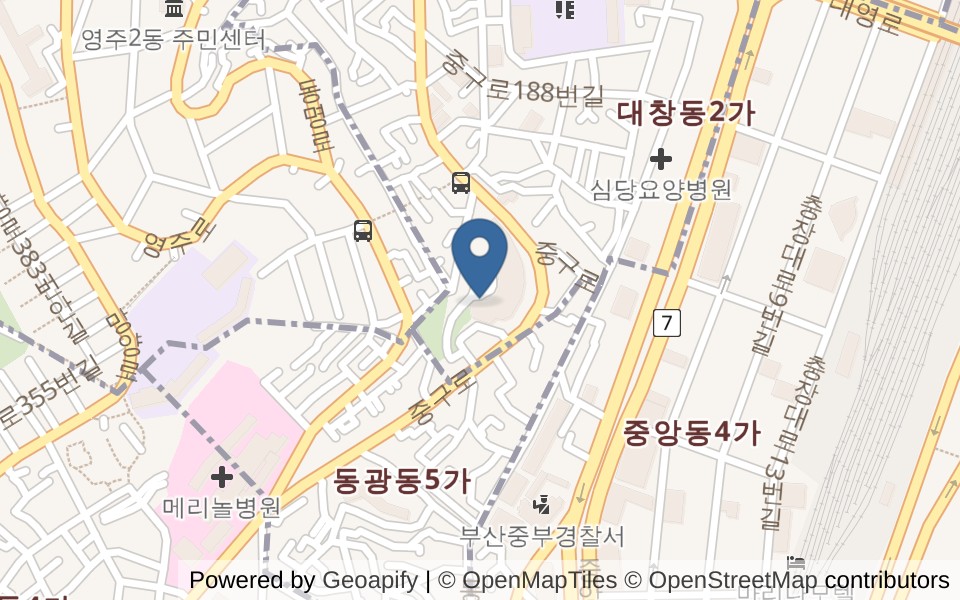 코모도 실내수영장 사진